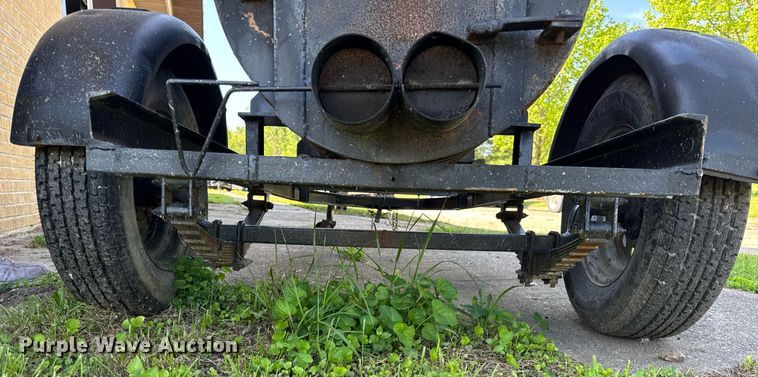 image for item NJ9658 Smoker trailer