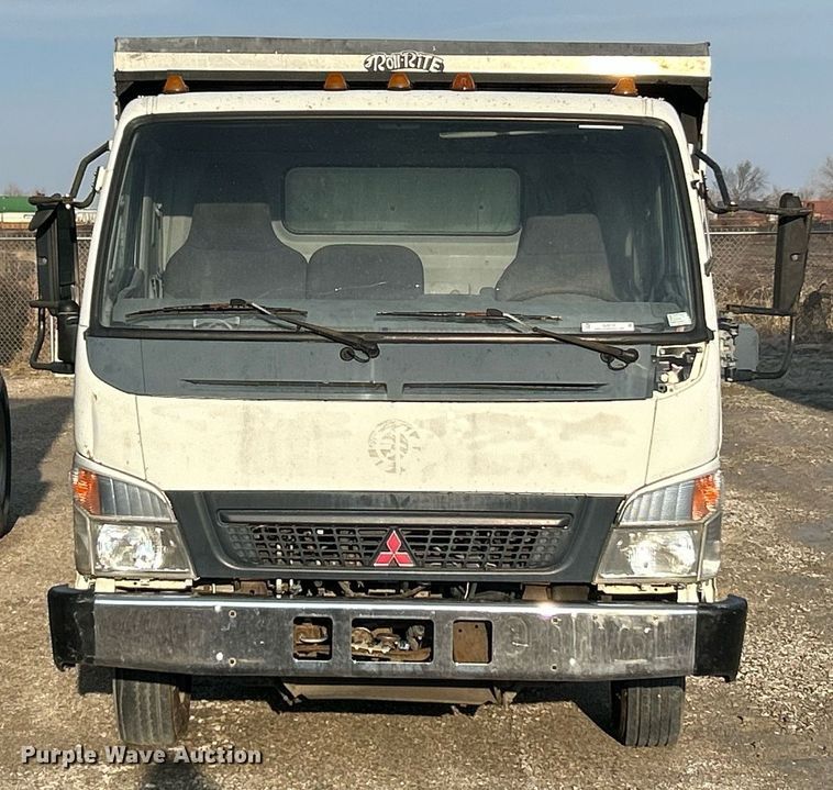 image for item NJ9726 2005 Mitsubishi FH211 dump flatbed truck