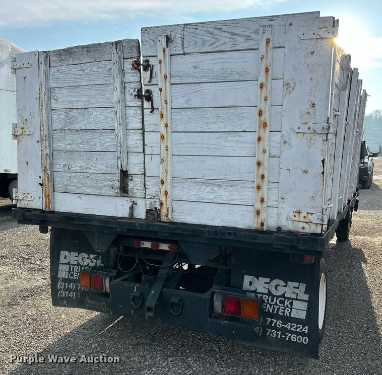 image for item NJ9726 2005 Mitsubishi FH211 dump flatbed truck