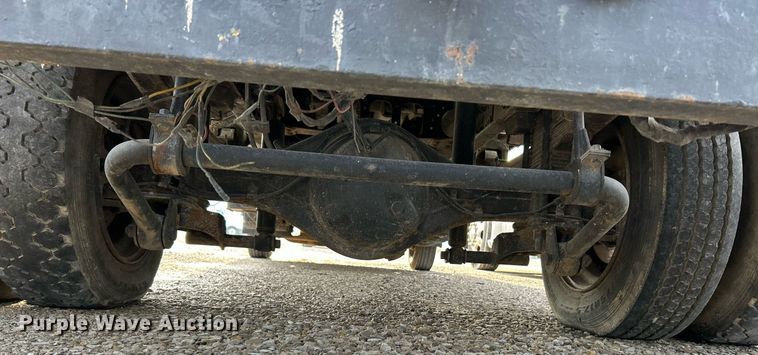 image for item NJ9726 2005 Mitsubishi FH211 dump flatbed truck