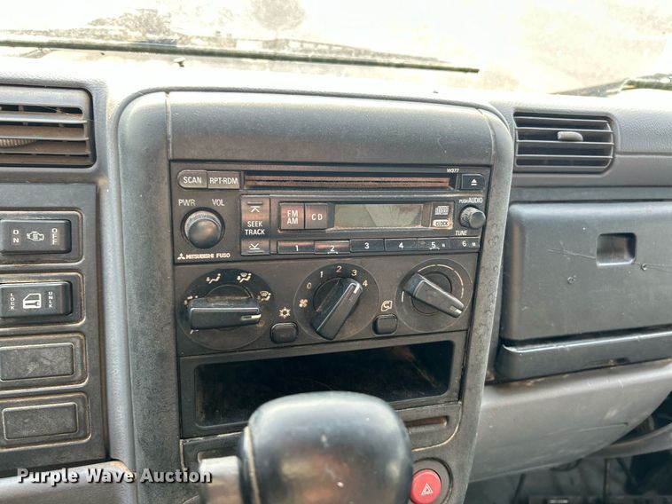 image for item NJ9726 2005 Mitsubishi FH211 dump flatbed truck