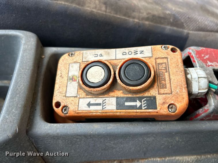 image for item NJ9726 2005 Mitsubishi FH211 dump flatbed truck