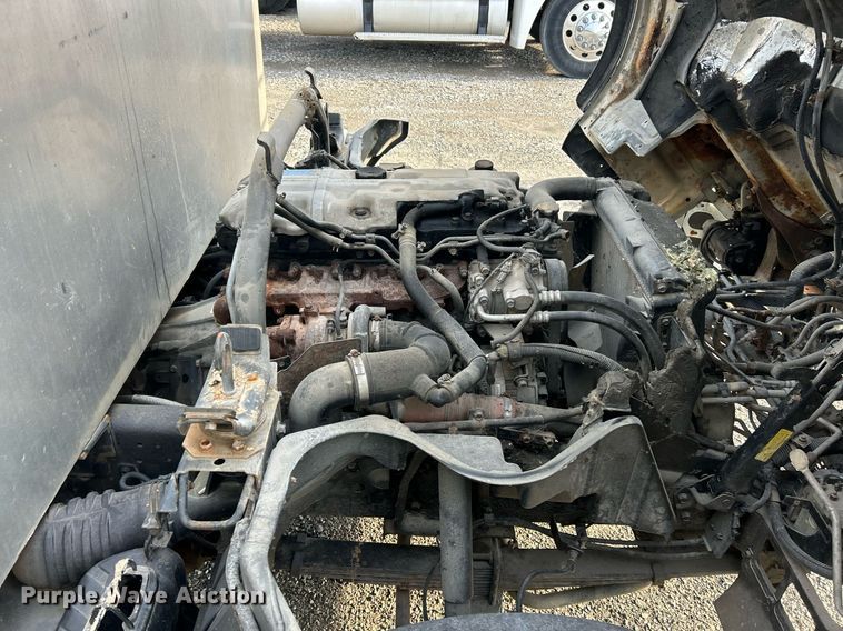 image for item NJ9726 2005 Mitsubishi FH211 dump flatbed truck