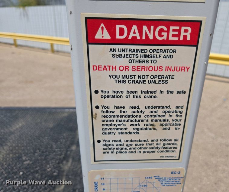 image for item YA0499 2019 Ford F350 Super Duty Crew Cab flatbed pickup truck