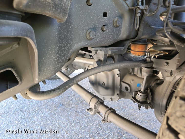 image for item YA0499 2019 Ford F350 Super Duty Crew Cab flatbed pickup truck