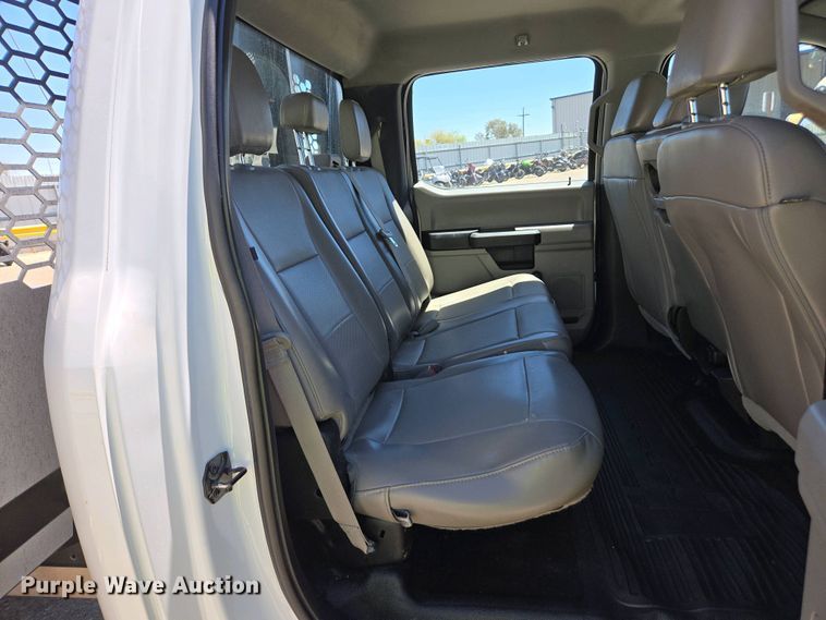 image for item YA0499 2019 Ford F350 Super Duty Crew Cab flatbed pickup truck