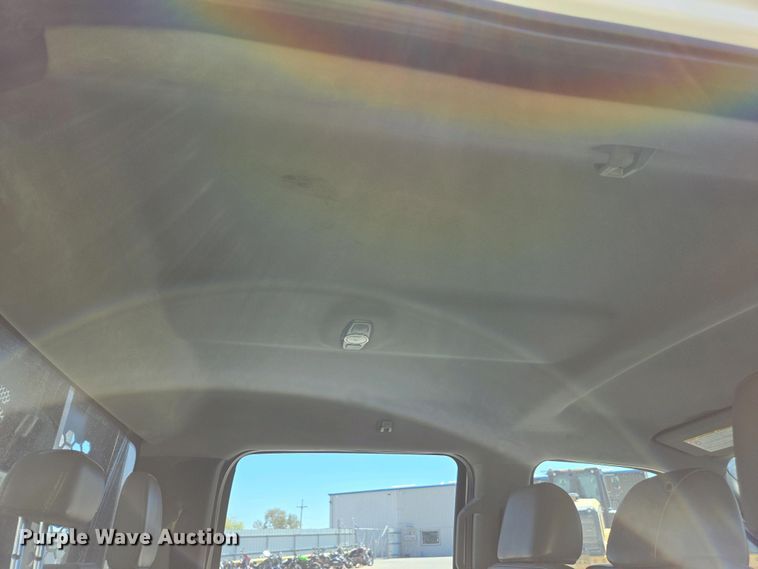 image for item YA0499 2019 Ford F350 Super Duty Crew Cab flatbed pickup truck