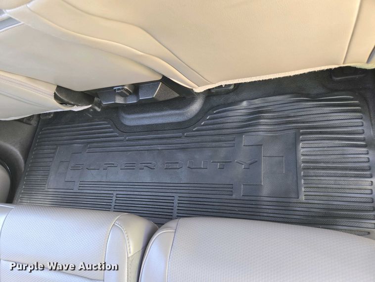 image for item YA0499 2019 Ford F350 Super Duty Crew Cab flatbed pickup truck