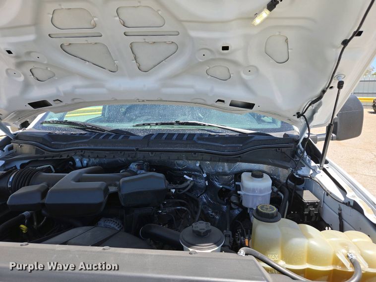 image for item YA0499 2019 Ford F350 Super Duty Crew Cab flatbed pickup truck