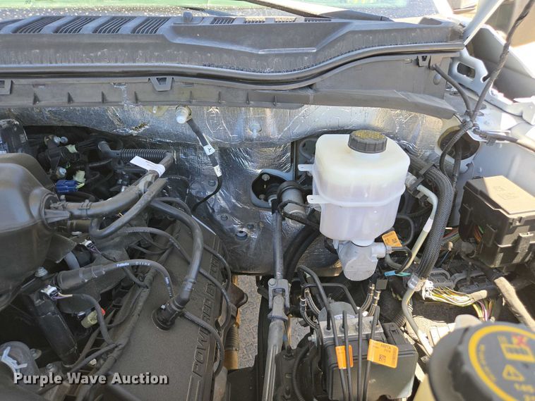 image for item YA0499 2019 Ford F350 Super Duty Crew Cab flatbed pickup truck