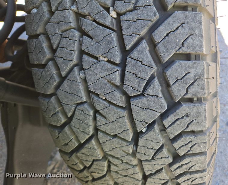 image for item YA0499 2019 Ford F350 Super Duty Crew Cab flatbed pickup truck