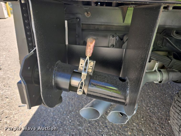 image for item YA0500 2012 Ford F450 Super Duty Crew Cab flatbed truck