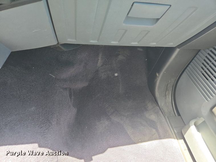 image for item YA0500 2012 Ford F450 Super Duty Crew Cab flatbed truck