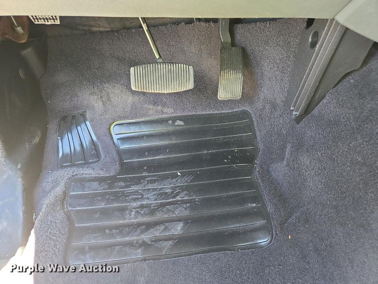 image for item YA0500 2012 Ford F450 Super Duty Crew Cab flatbed truck