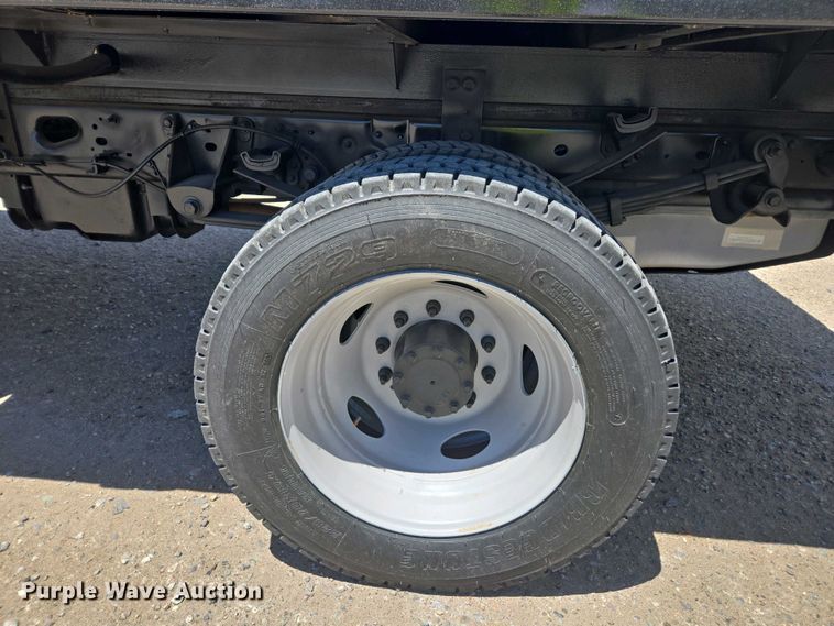 image for item YA0500 2012 Ford F450 Super Duty Crew Cab flatbed truck