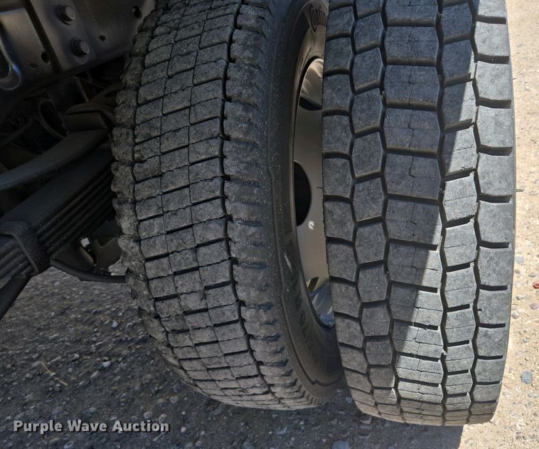 image for item YA0500 2012 Ford F450 Super Duty Crew Cab flatbed truck