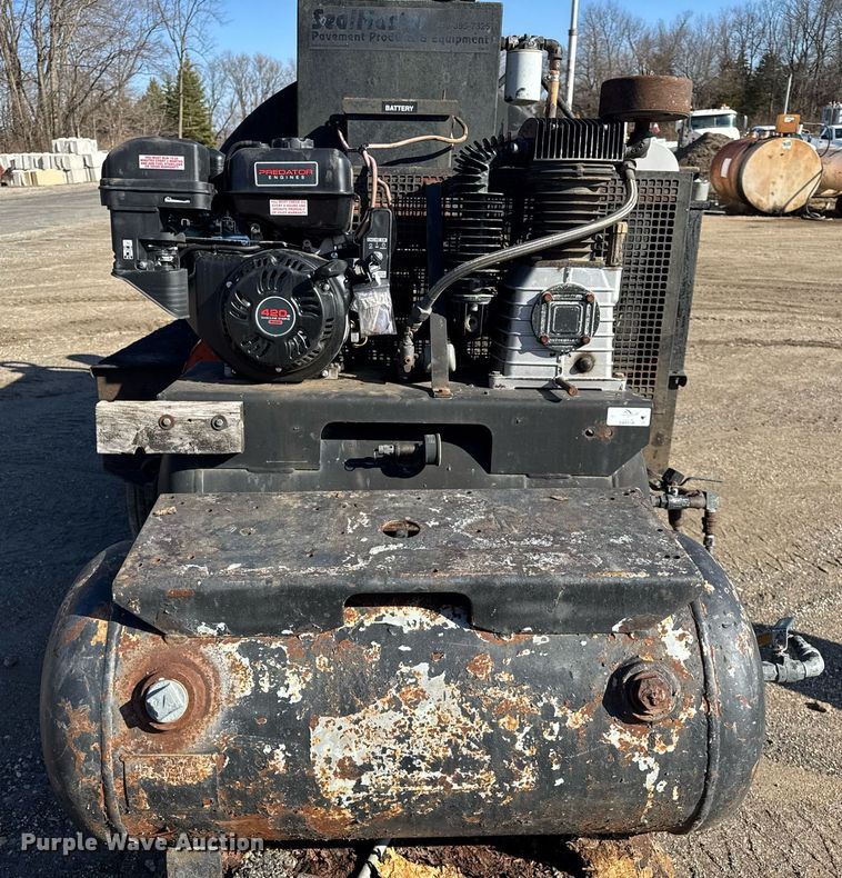 image for item DH9833 2003 Seal master 550 seal coat trailer