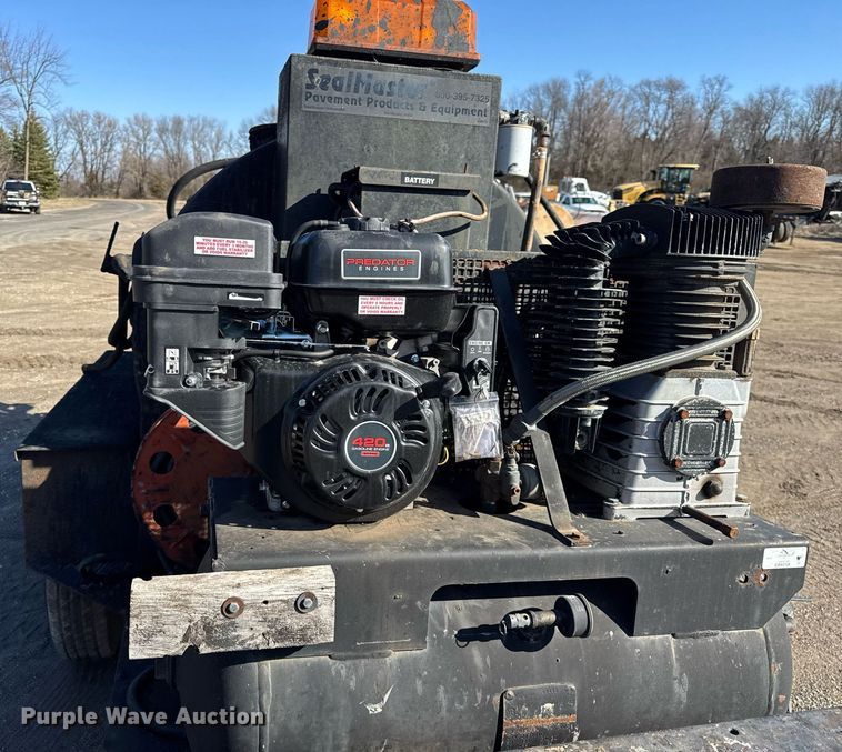 image for item DH9833 2003 Seal master 550 seal coat trailer