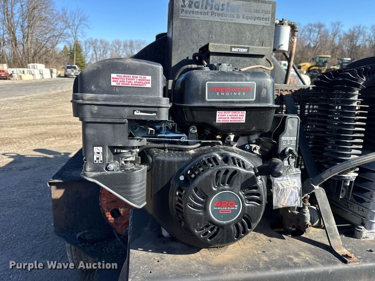 image for item DH9833 2003 Seal master 550 seal coat trailer