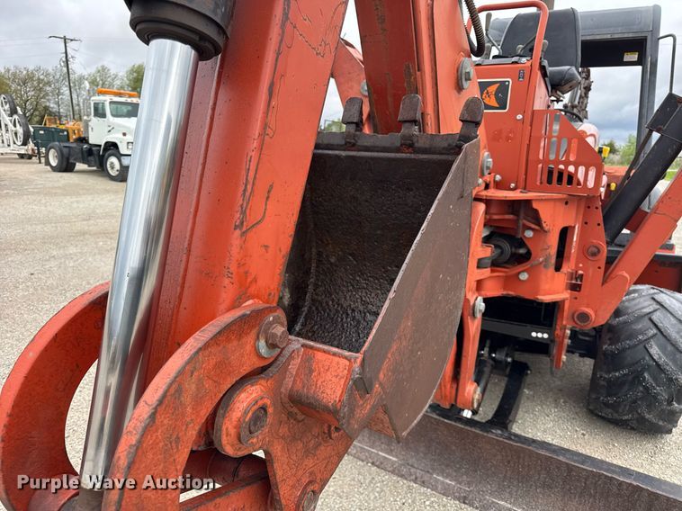 image for item DH9937 2005 Ditch Witch RT75H trencher