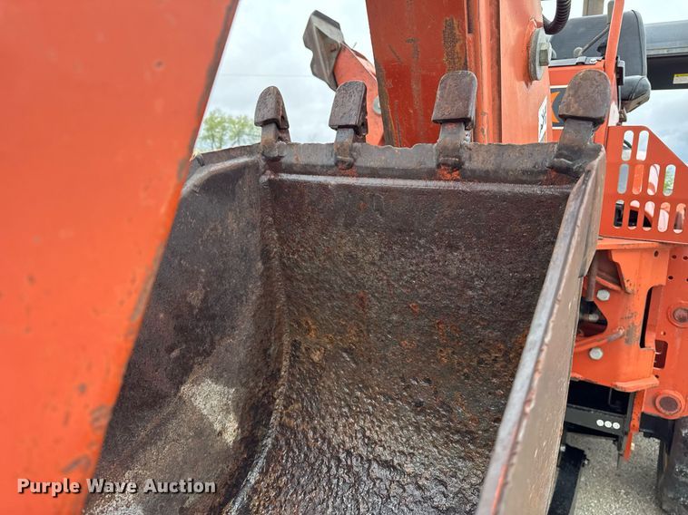 image for item DH9937 2005 Ditch Witch RT75H trencher