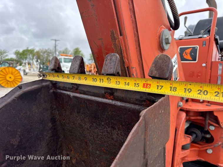 image for item DH9937 2005 Ditch Witch RT75H trencher