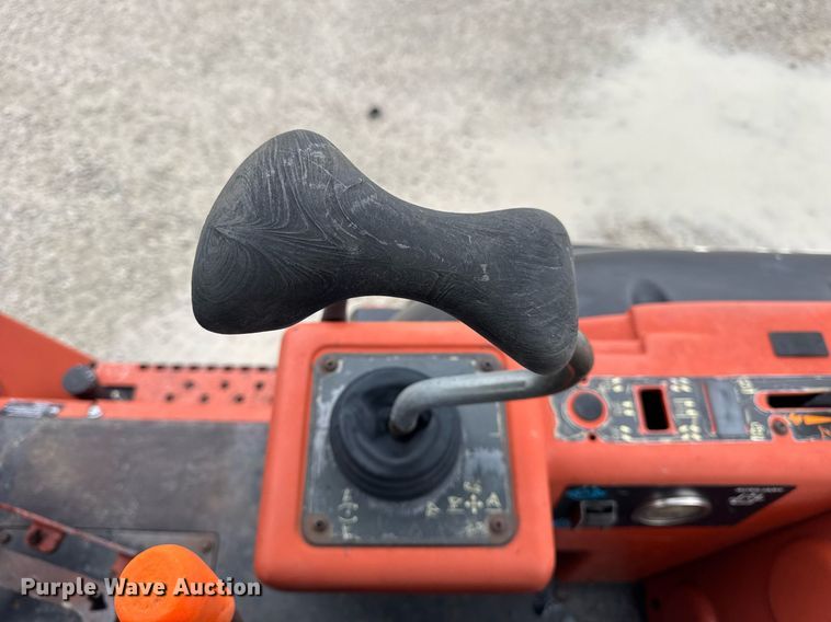 image for item DH9937 2005 Ditch Witch RT75H trencher