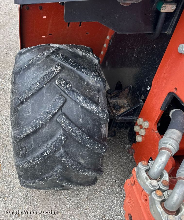 image for item DH9937 2005 Ditch Witch RT75H trencher