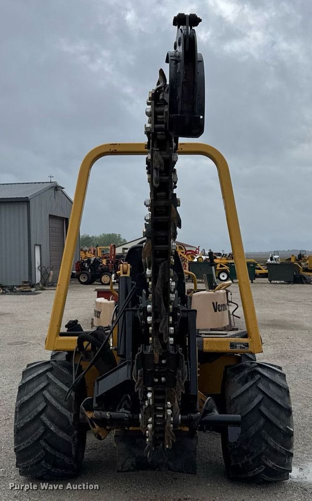 image for item DH9941 2010 Vermeer RTX550 trencher