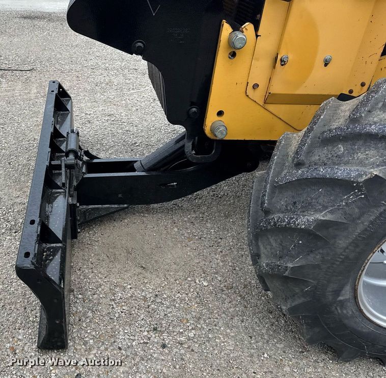 image for item DH9941 2010 Vermeer RTX550 trencher