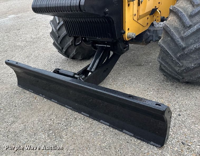 image for item DH9941 2010 Vermeer RTX550 trencher