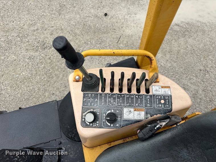 image for item DH9941 2010 Vermeer RTX550 trencher