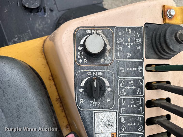 image for item DH9941 2010 Vermeer RTX550 trencher