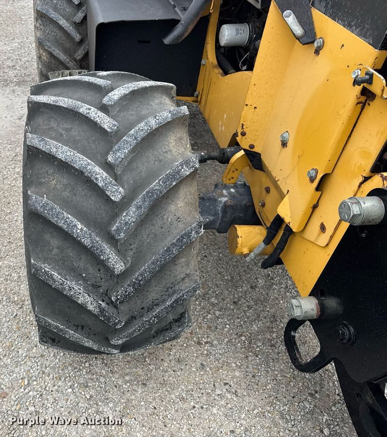 image for item DH9941 2010 Vermeer RTX550 trencher