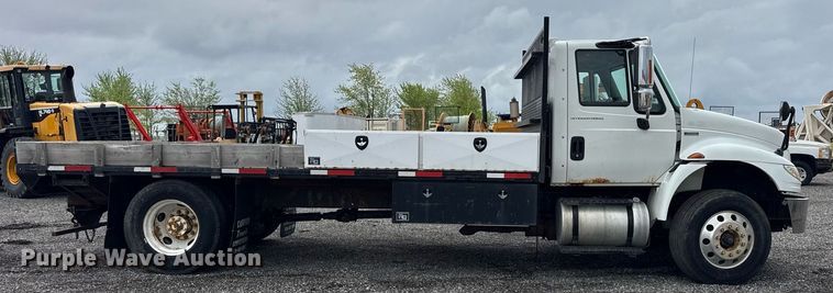 image for item DH9942 2009 International MA035 flatbed truck