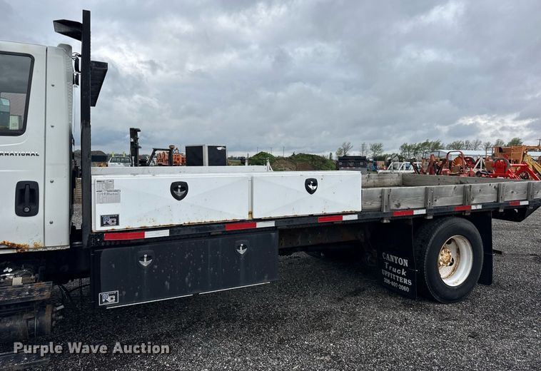 image for item DH9942 2009 International MA035 flatbed truck
