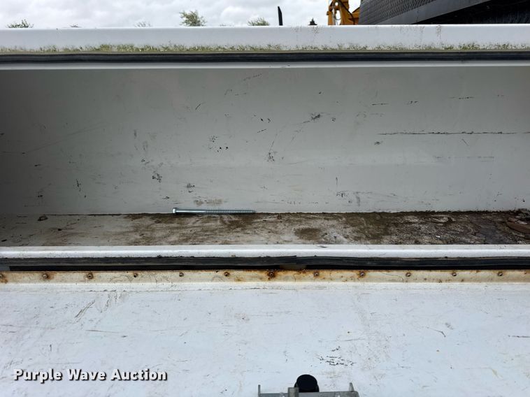 image for item DH9942 2009 International MA035 flatbed truck