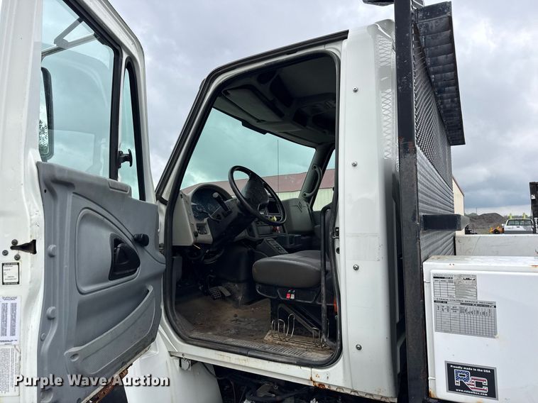 image for item DH9942 2009 International MA035 flatbed truck