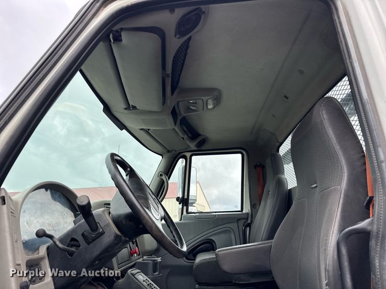 image for item DH9942 2009 International MA035 flatbed truck