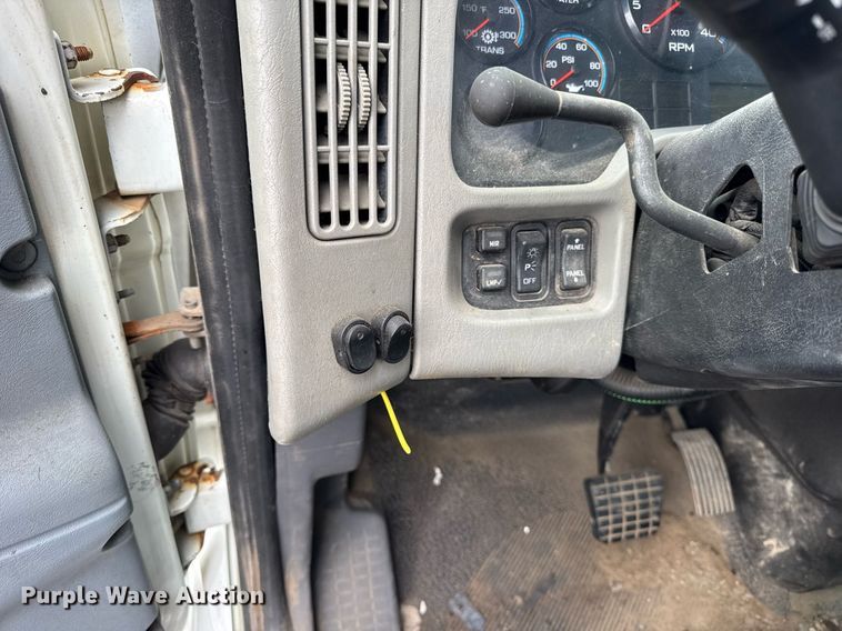 image for item DH9942 2009 International MA035 flatbed truck