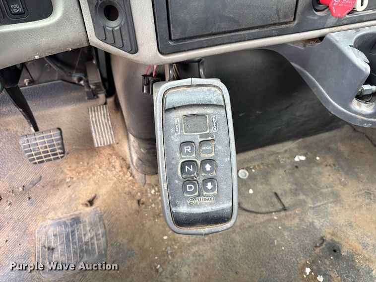 image for item DH9942 2009 International MA035 flatbed truck