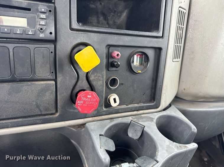 image for item DH9942 2009 International MA035 flatbed truck