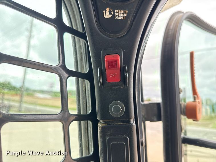 image for item DM5735 2014 Bobcat T650 tracked skid steer loader