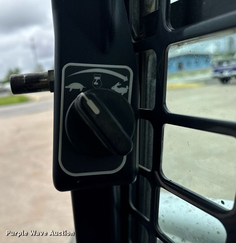 image for item DM5735 2014 Bobcat T650 tracked skid steer loader