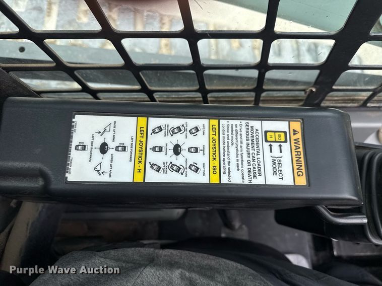 image for item DM5735 2014 Bobcat T650 tracked skid steer loader