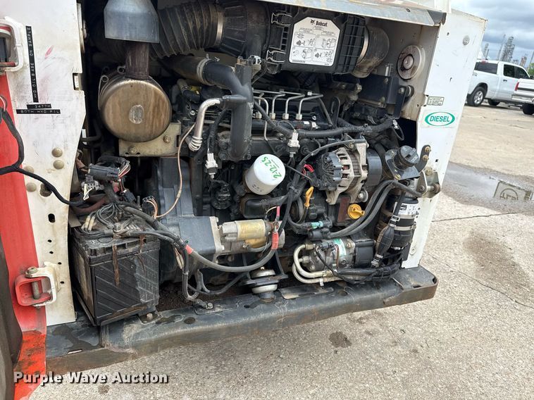 image for item DM5735 2014 Bobcat T650 tracked skid steer loader