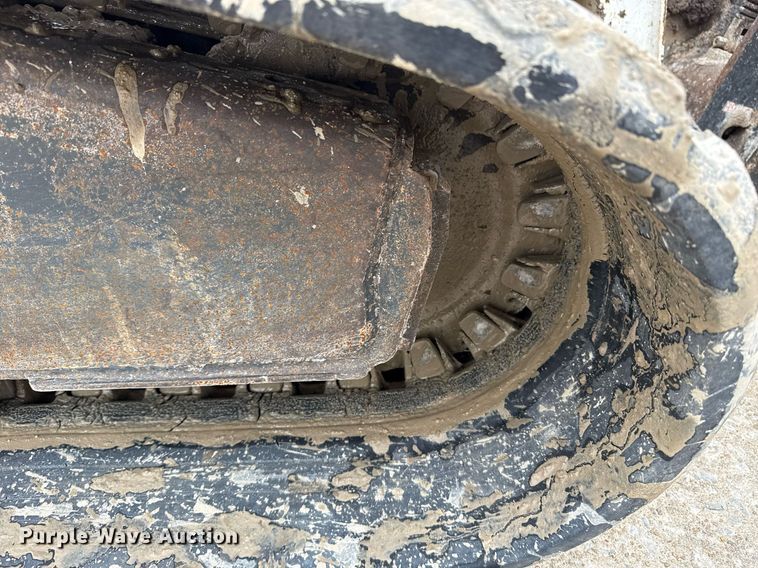 image for item DM5735 2014 Bobcat T650 tracked skid steer loader