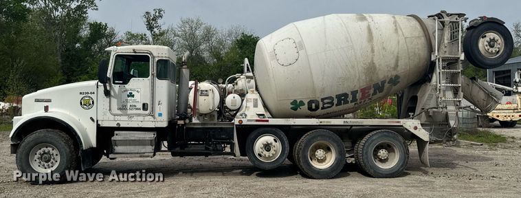 image for item DO0965 2004 Kenworth W900 ready mix truck