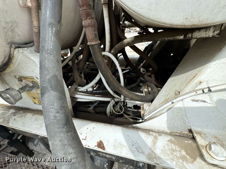 image for item DO0965 2004 Kenworth W900 ready mix truck