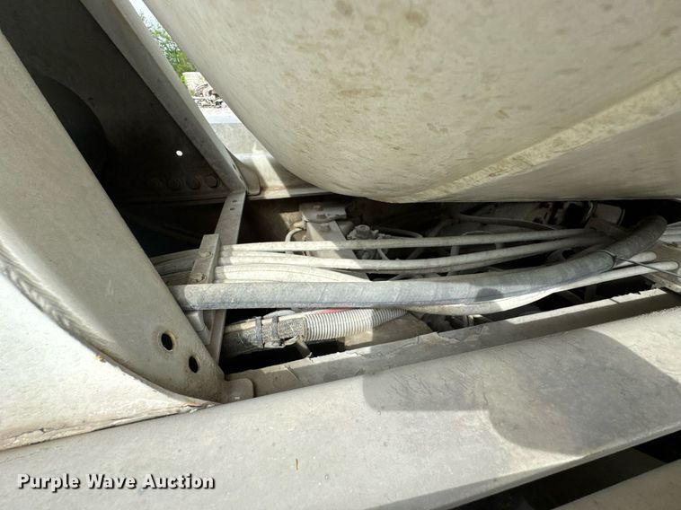 image for item DO0965 2004 Kenworth W900 ready mix truck